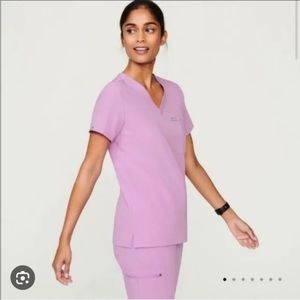 Figs Catarina One Pocket Scrub Top Dusk. NWOT medium
